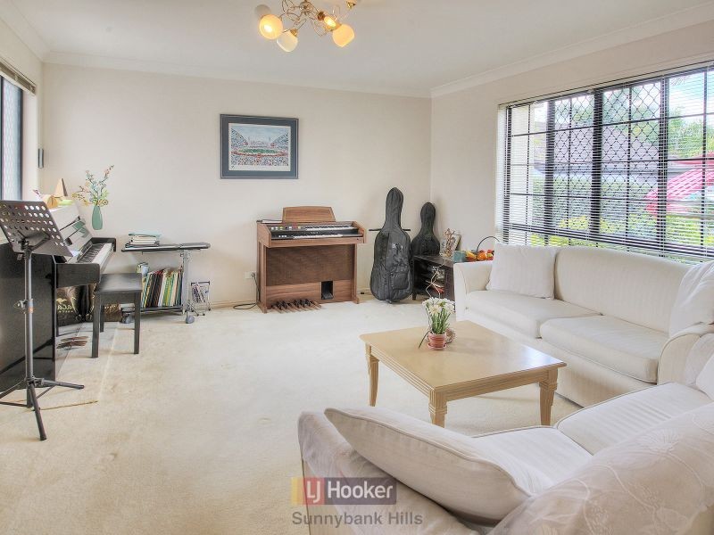146 Lancaster Circuit, Stretton QLD 4116