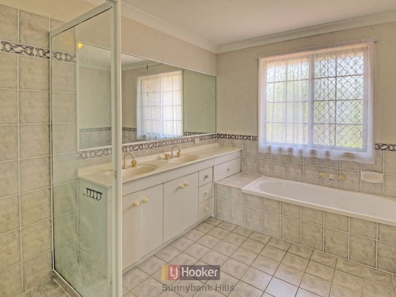 146 Lancaster Circuit, Stretton QLD 4116