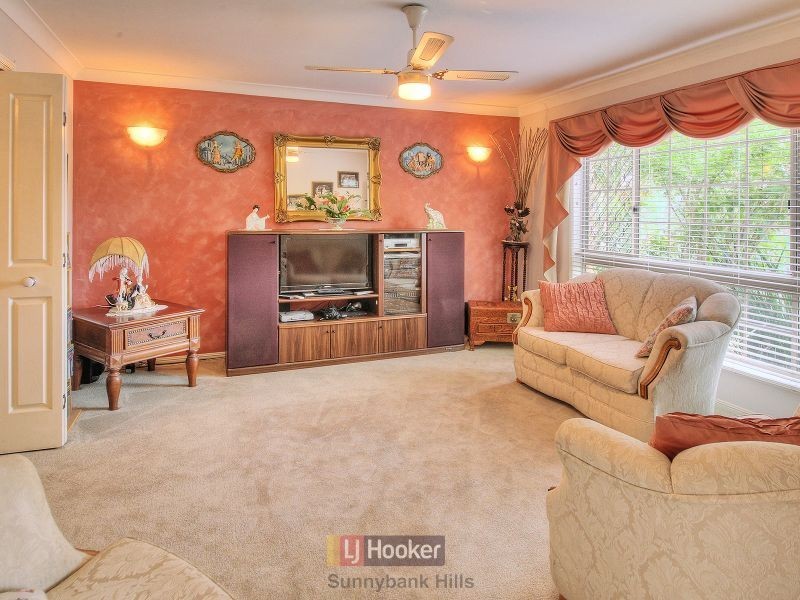 38 Swan Lake Crescent, Calamvale QLD 4116