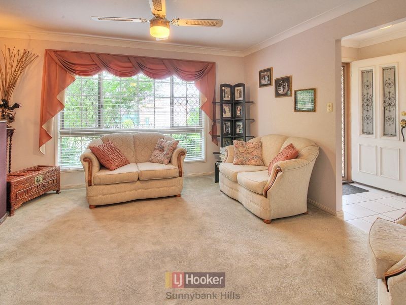 38 Swan Lake Crescent, Calamvale QLD 4116