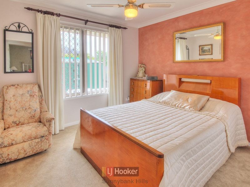 38 Swan Lake Crescent, Calamvale QLD 4116