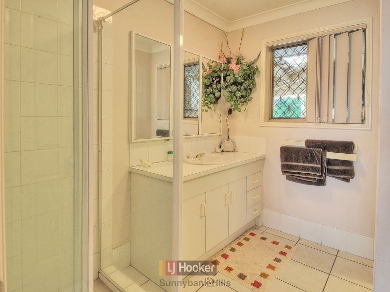 38 Swan Lake Crescent, Calamvale QLD 4116
