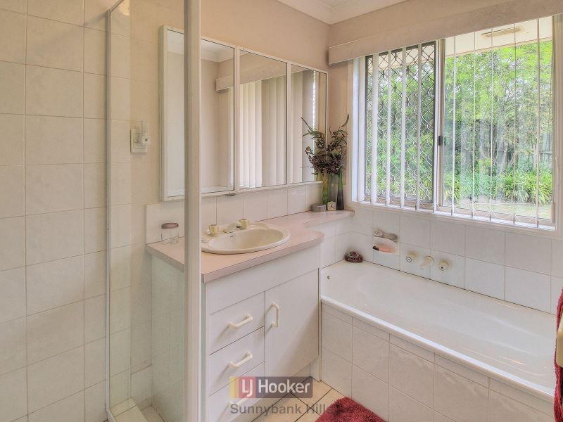 38 Swan Lake Crescent, Calamvale QLD 4116