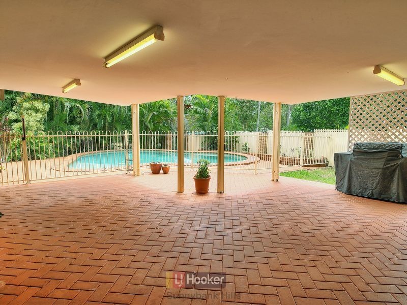 22 Bannockburn Crescent, Parkinson QLD 4115