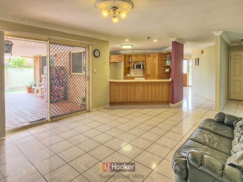 22 Bannockburn Crescent, Parkinson QLD 4115