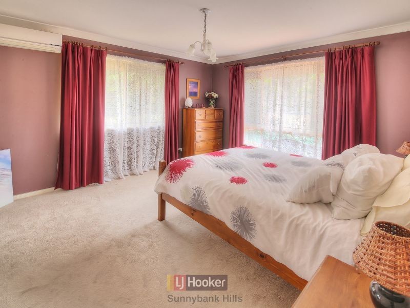 22 Bannockburn Crescent, Parkinson QLD 4115