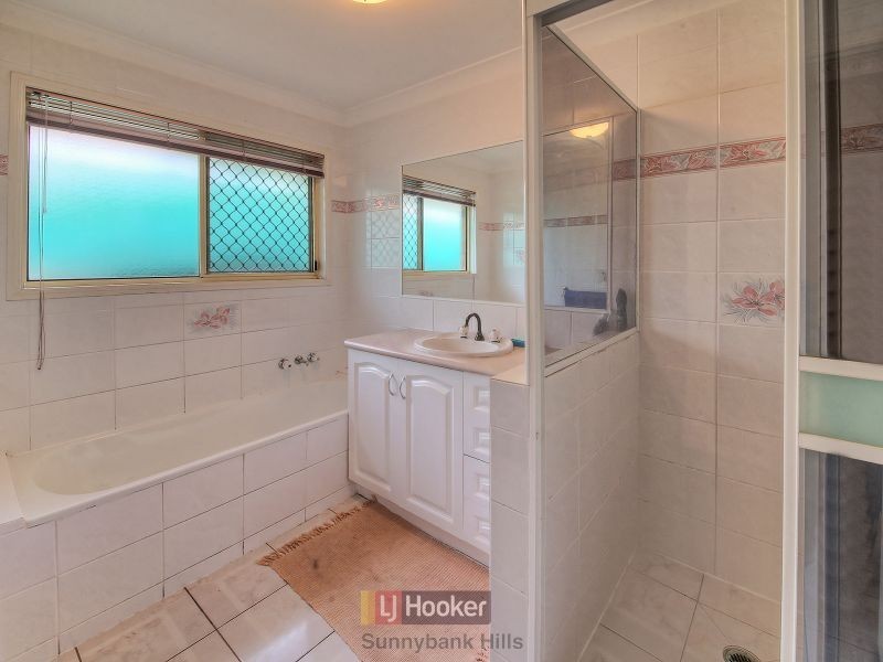 22 Bannockburn Crescent, Parkinson QLD 4115