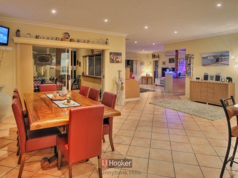 54 Poinciana Crescent, Stretton QLD 4116