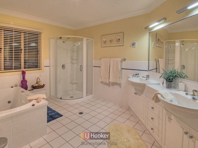 54 Poinciana Crescent, Stretton QLD 4116