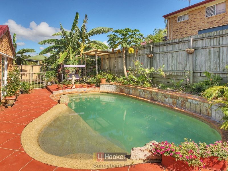 76 Azalea Crescent, Calamvale QLD 4116