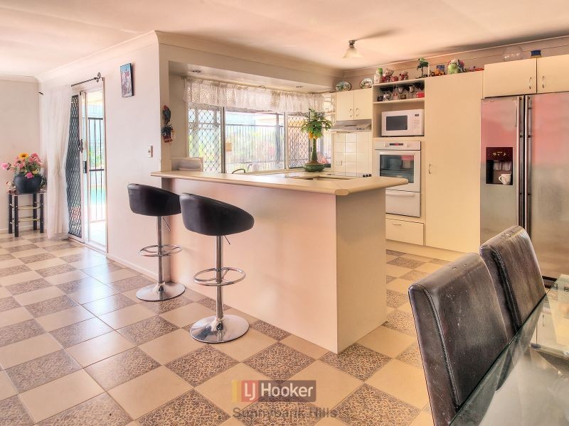 76 Azalea Crescent, Calamvale QLD 4116