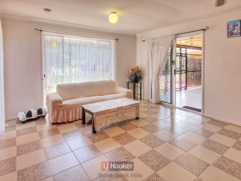 76 Azalea Crescent, Calamvale QLD 4116