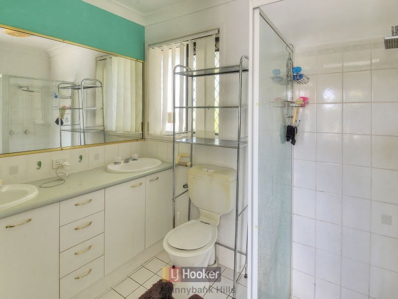 76 Azalea Crescent, Calamvale QLD 4116