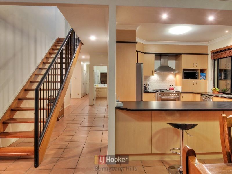 80 Golden Rain Place, Stretton QLD 4116