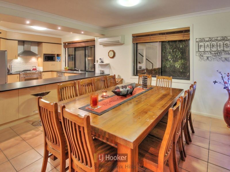 80 Golden Rain Place, Stretton QLD 4116