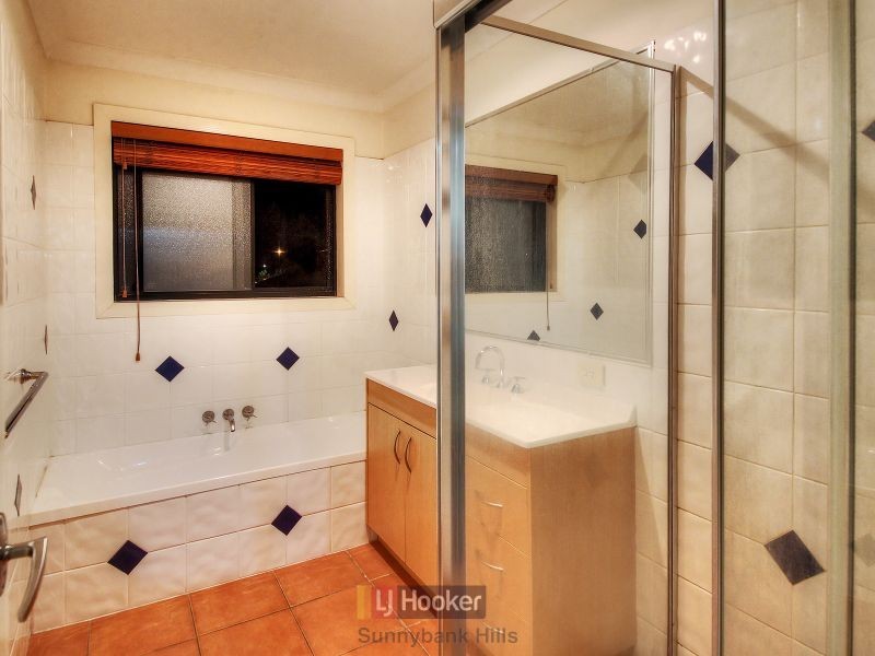 80 Golden Rain Place, Stretton QLD 4116