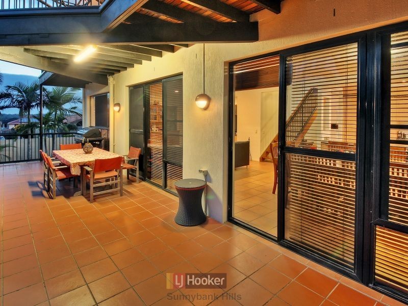 80 Golden Rain Place, Stretton QLD 4116