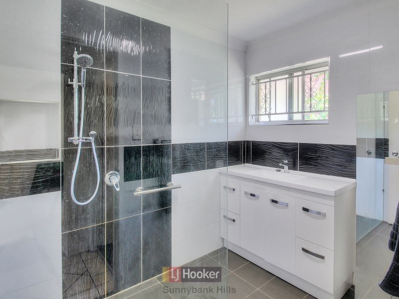 1 Skipton Street, Macgregor QLD 4109