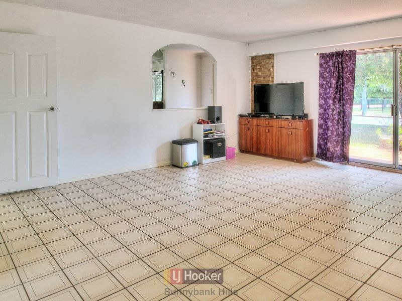 1 Skipton Street, Macgregor QLD 4109