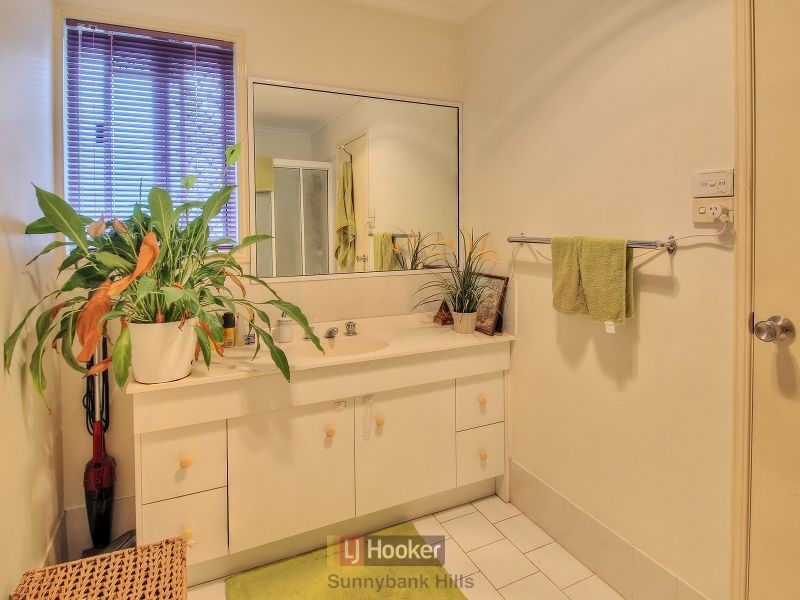 30 Jade Garden Drive, Boronia Heights QLD 4124