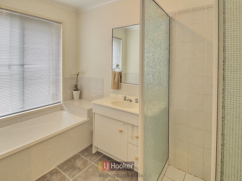 30 Jade Garden Drive, Boronia Heights QLD 4124