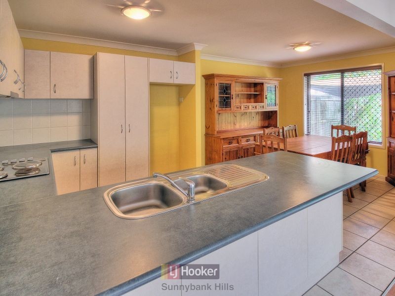 17 Maryland Place, Parkinson QLD 4115
