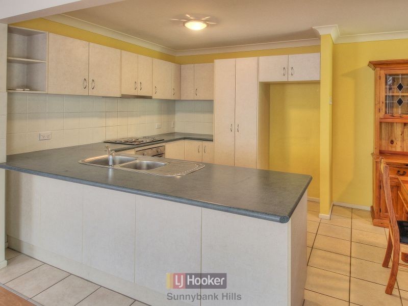17 Maryland Place, Parkinson QLD 4115