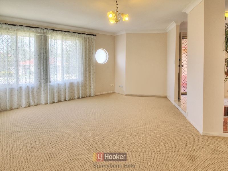 23 Swan Lake Crescent, Calamvale QLD 4116