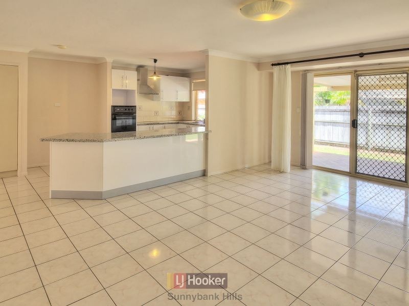 23 Swan Lake Crescent, Calamvale QLD 4116