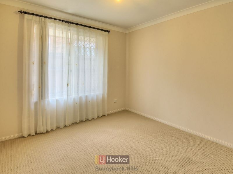 23 Swan Lake Crescent, Calamvale QLD 4116