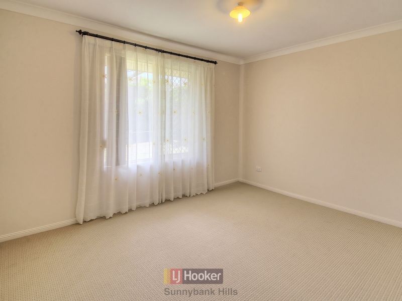 23 Swan Lake Crescent, Calamvale QLD 4116