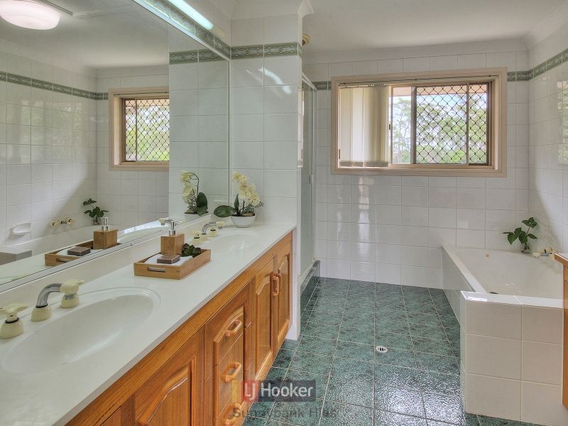 26 Poinsettia Crescent, Calamvale QLD 4116