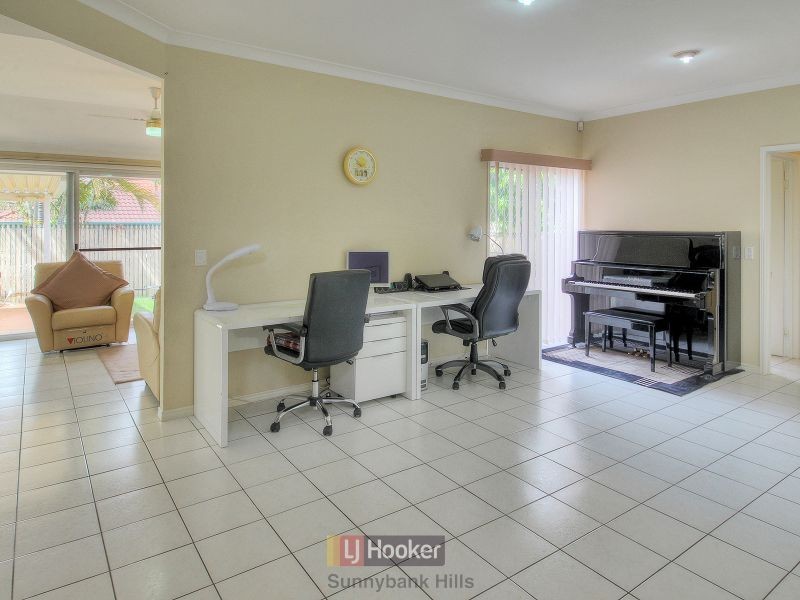 36 Maywood Crescent, Calamvale QLD 4116