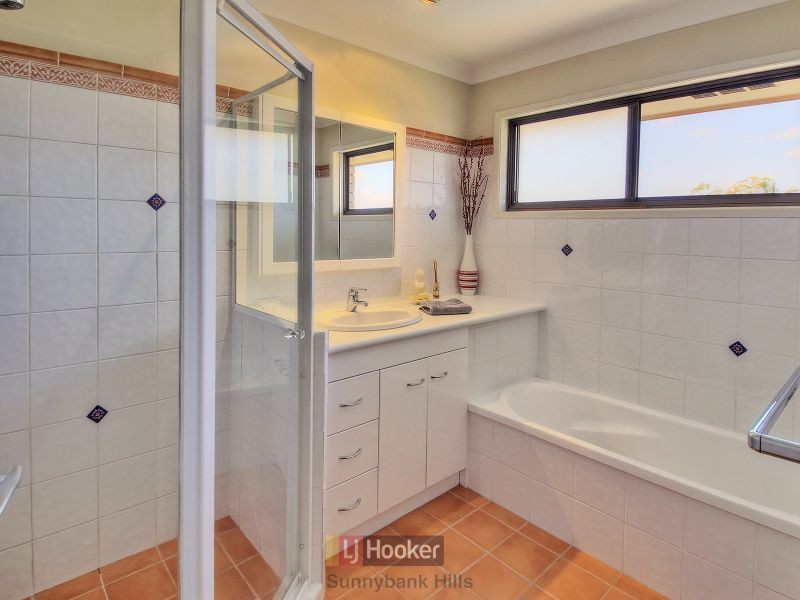 38 Midwood Street, Wishart QLD 4122