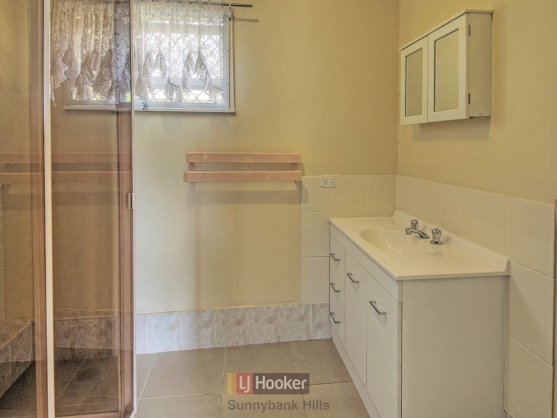 50 Warrigal Road, Runcorn QLD 4113