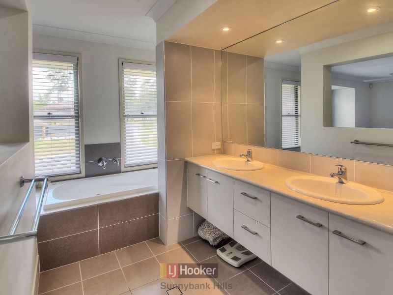21 Aster Place, Calamvale QLD 4116