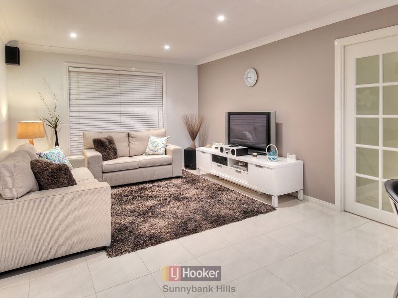 25 Eisenhower Street, Stretton QLD 4116