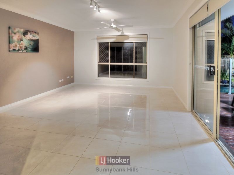 25 Eisenhower Street, Stretton QLD 4116