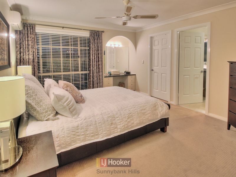 25 Eisenhower Street, Stretton QLD 4116