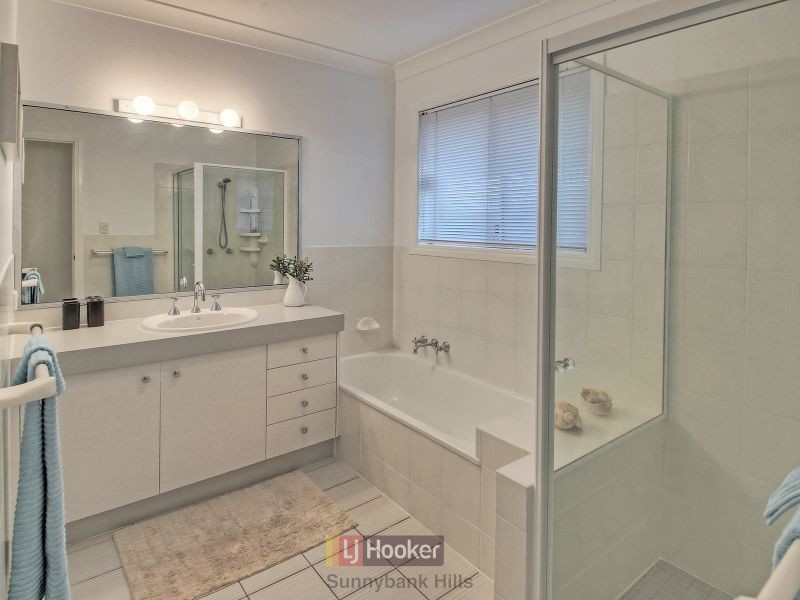 25 Eisenhower Street, Stretton QLD 4116