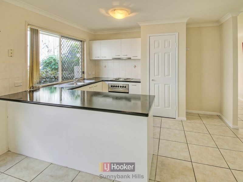 86 Watarrka Drive, Parkinson QLD 4115