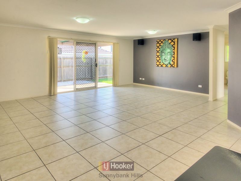 86 Watarrka Drive, Parkinson QLD 4115