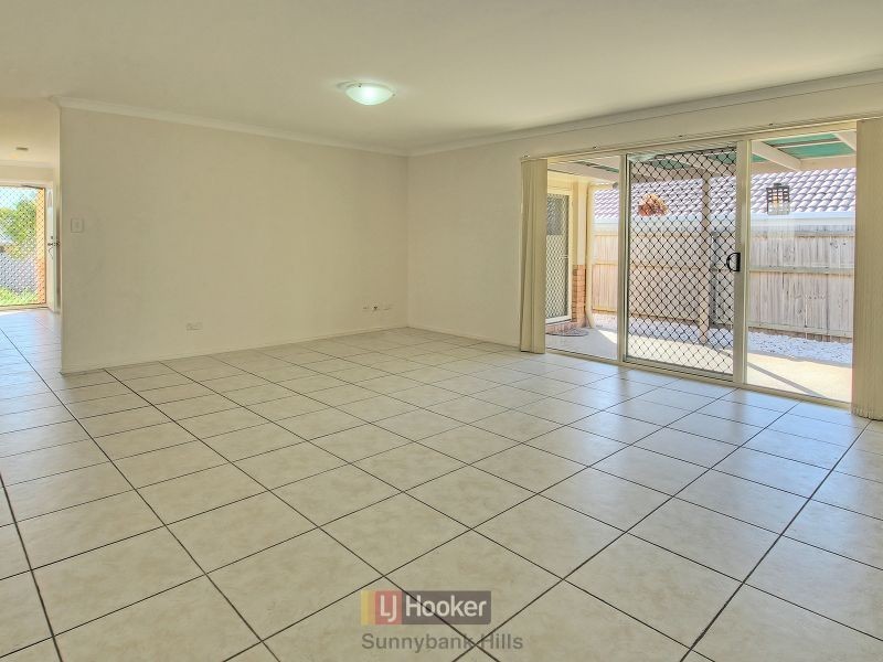 86 Watarrka Drive, Parkinson QLD 4115
