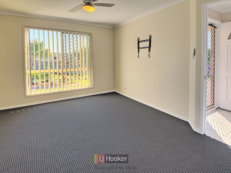 86 Watarrka Drive, Parkinson QLD 4115