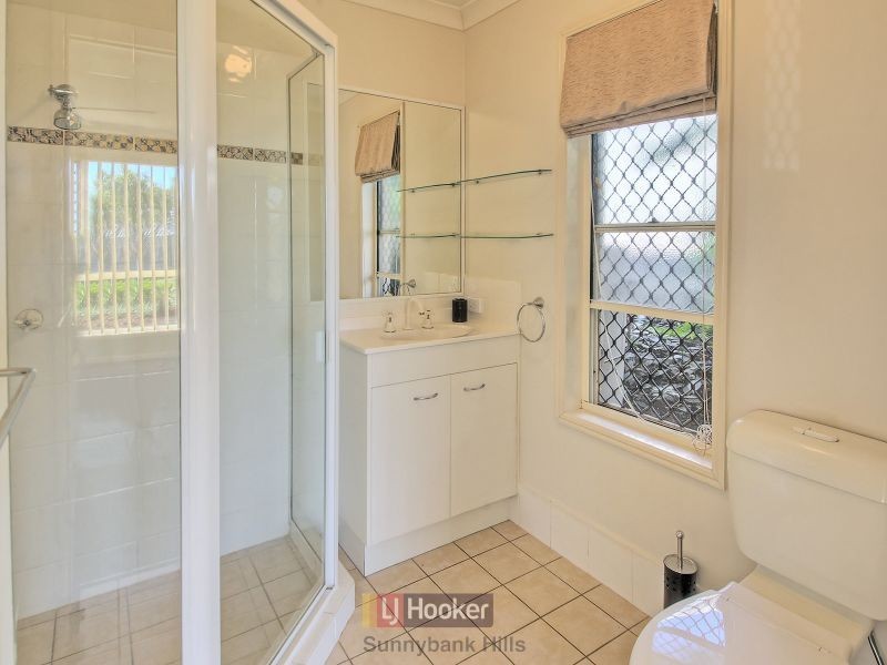 86 Watarrka Drive, Parkinson QLD 4115