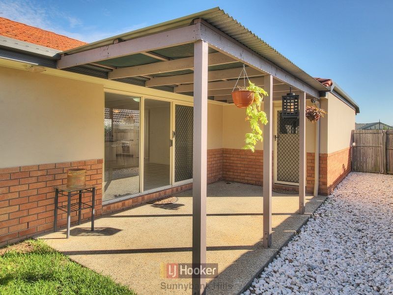 86 Watarrka Drive, Parkinson QLD 4115