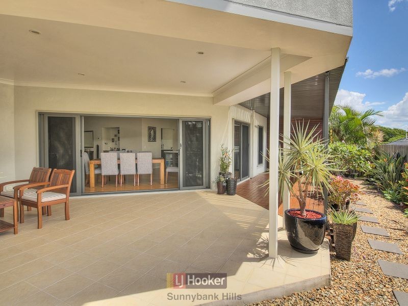 18 Walker Circuit, Eight Mile Plains QLD 4113