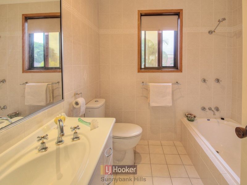 5 Halkin Street, Eight Mile Plains QLD 4113