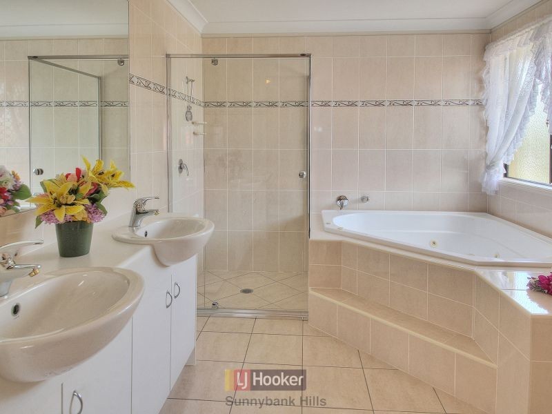 9 Jubilee Close, Eight Mile Plains QLD 4113