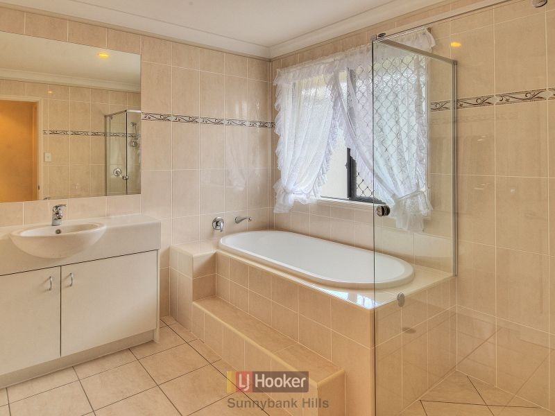 9 Jubilee Close, Eight Mile Plains QLD 4113